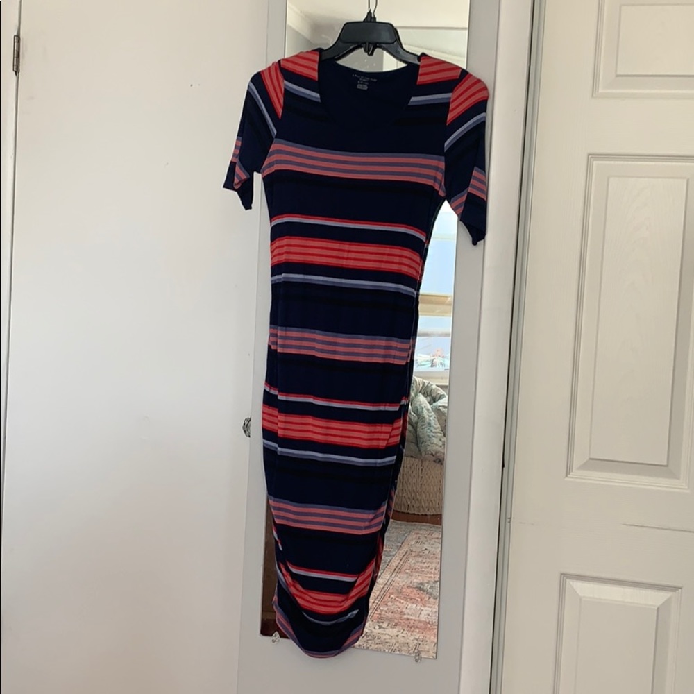 A Pea in the Pod ruched short sleeve dress